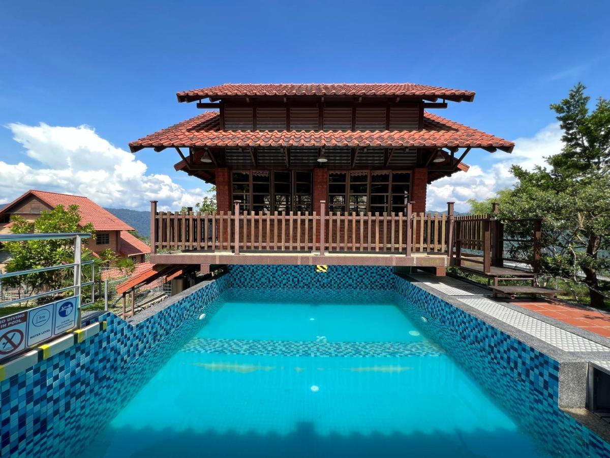 Red House The Garden Stay In Bukit Tinggi By Play Bentong Exterior photo