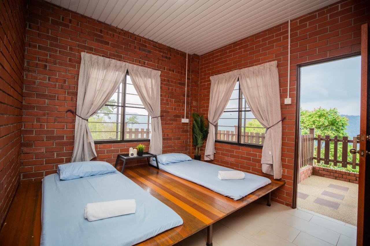 Red House The Garden Stay In Bukit Tinggi By Play Bentong Exterior photo